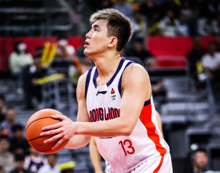 开云体育下载-官宣复出！只打2场，郭艾伦还在争取全明星